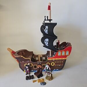 KidKraft Wooden Pirate Ship Playset w/ Figures & Cannon incomplete